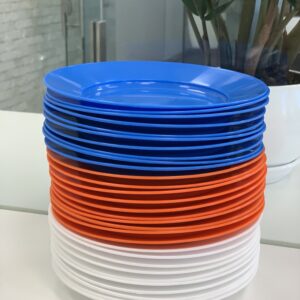 тарелка из пластика